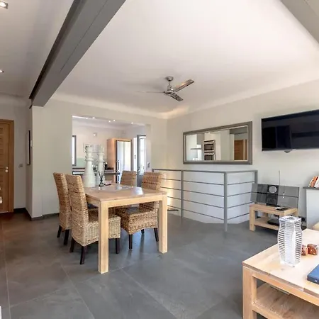 Loft Jasmin L Terrace & Space L Shellter Διαμέρισμα